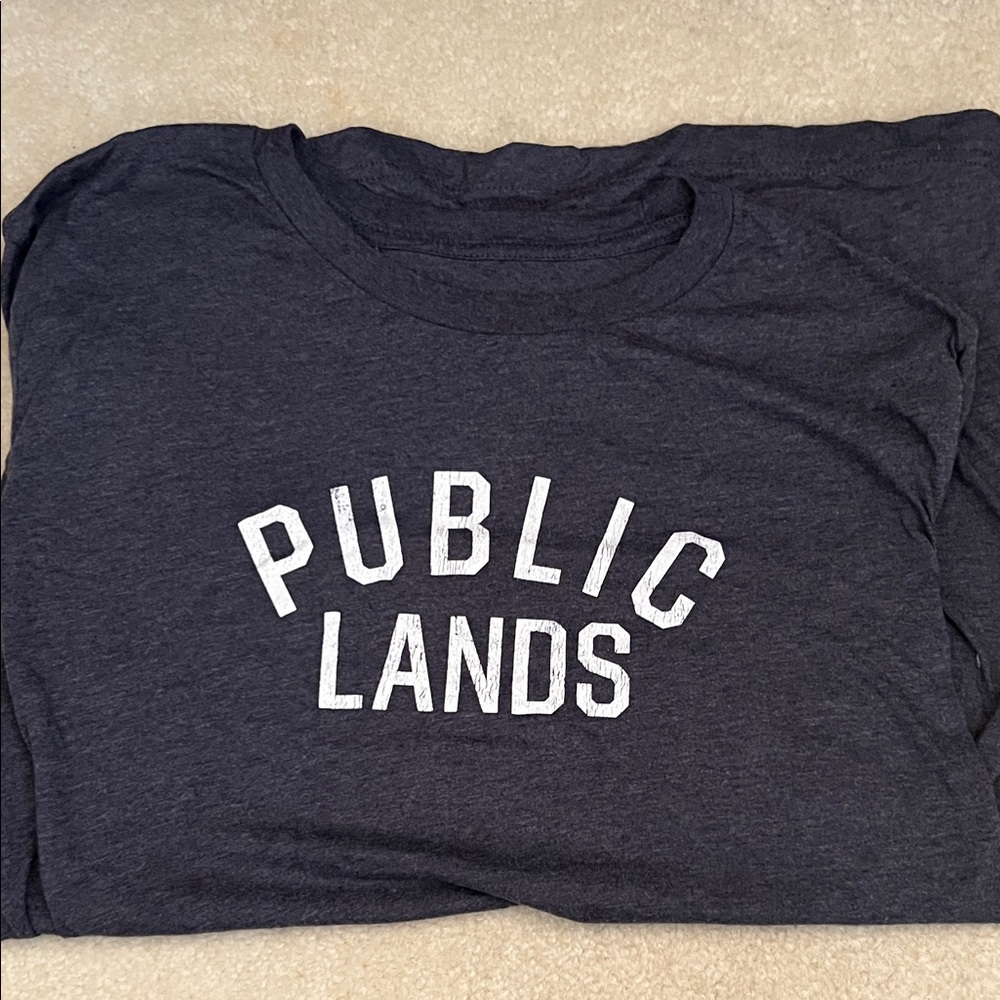 Men's Size Large "PUBLIC LANDS" Gray T-Shirt SO SOFT GUC ❤️